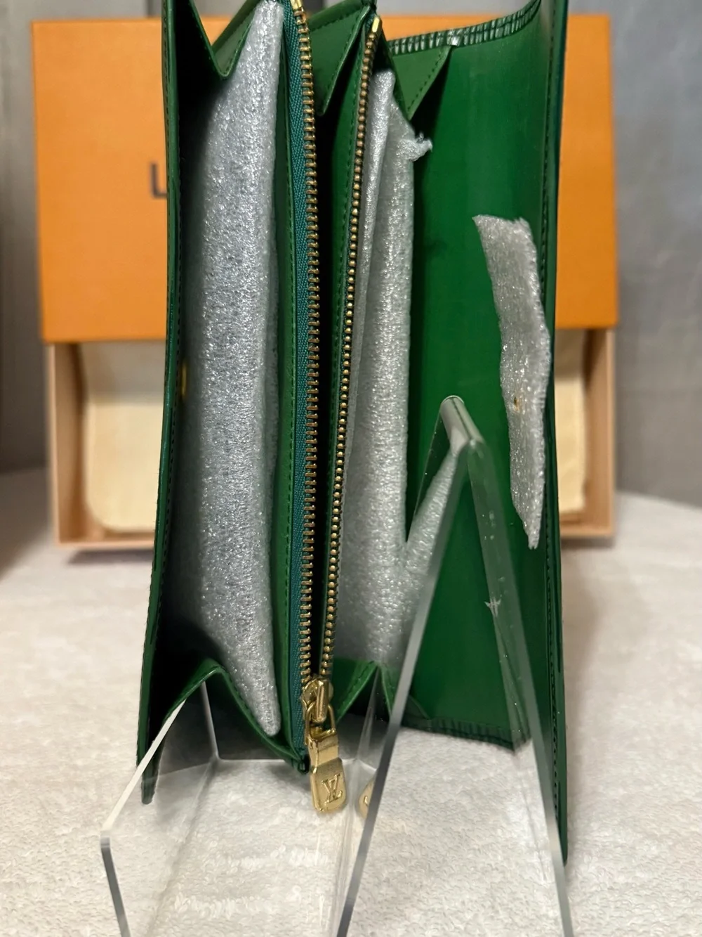 Louis Vuitton “RARE” Vivid Deep Green Epi Leather Long Sarah Wallet